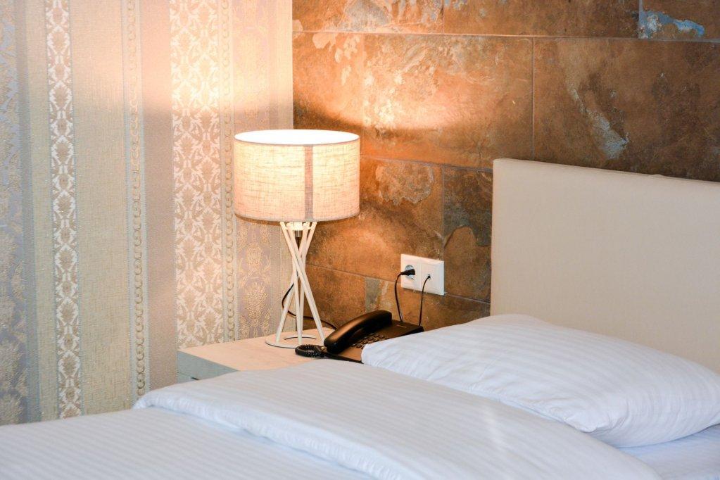 Eleon Boutique Hotel Tbiliszi Kültér fotó