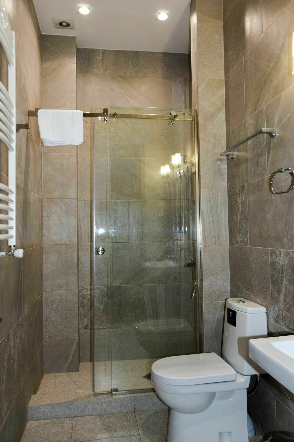 Eleon Boutique Hotel Tbiliszi Kültér fotó